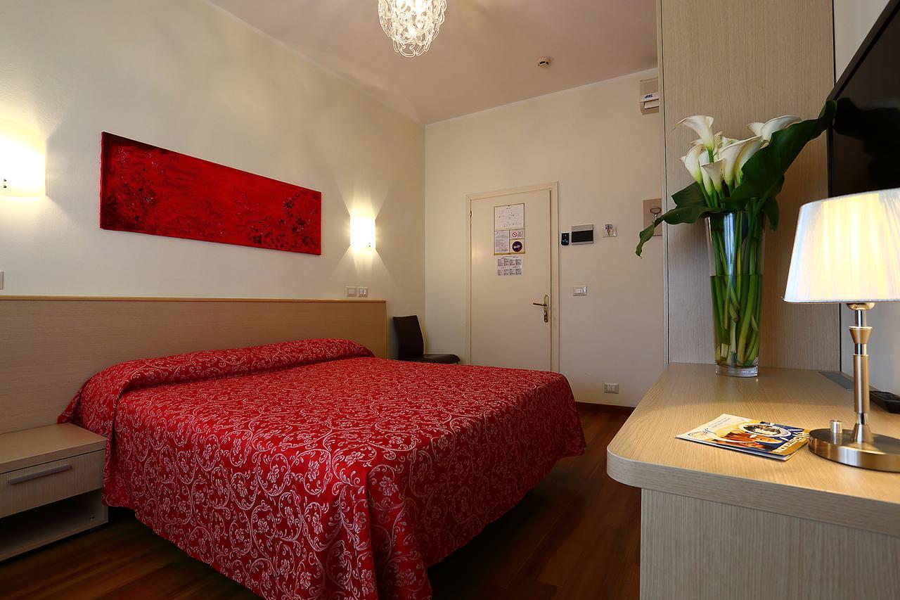 Hotel Castiglione Lignano Sabbiadoro Exterior foto